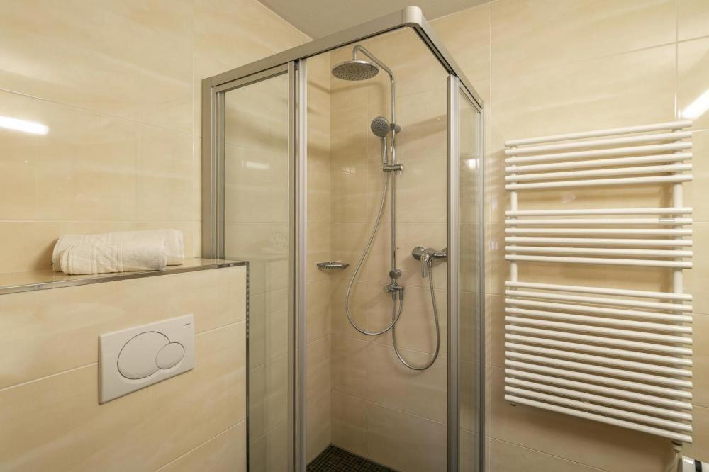 Apartment in Fügen with a shared wellness Exterior foto